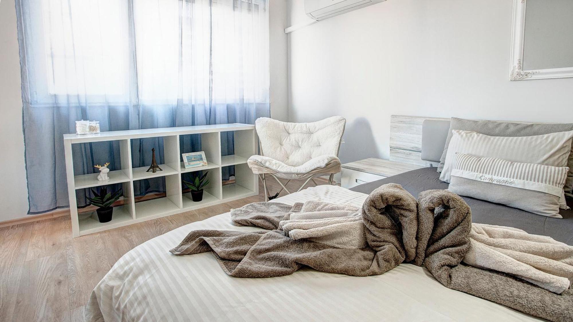 Maxim Center 1bdr Next To Subway Station And Mall Apartamento