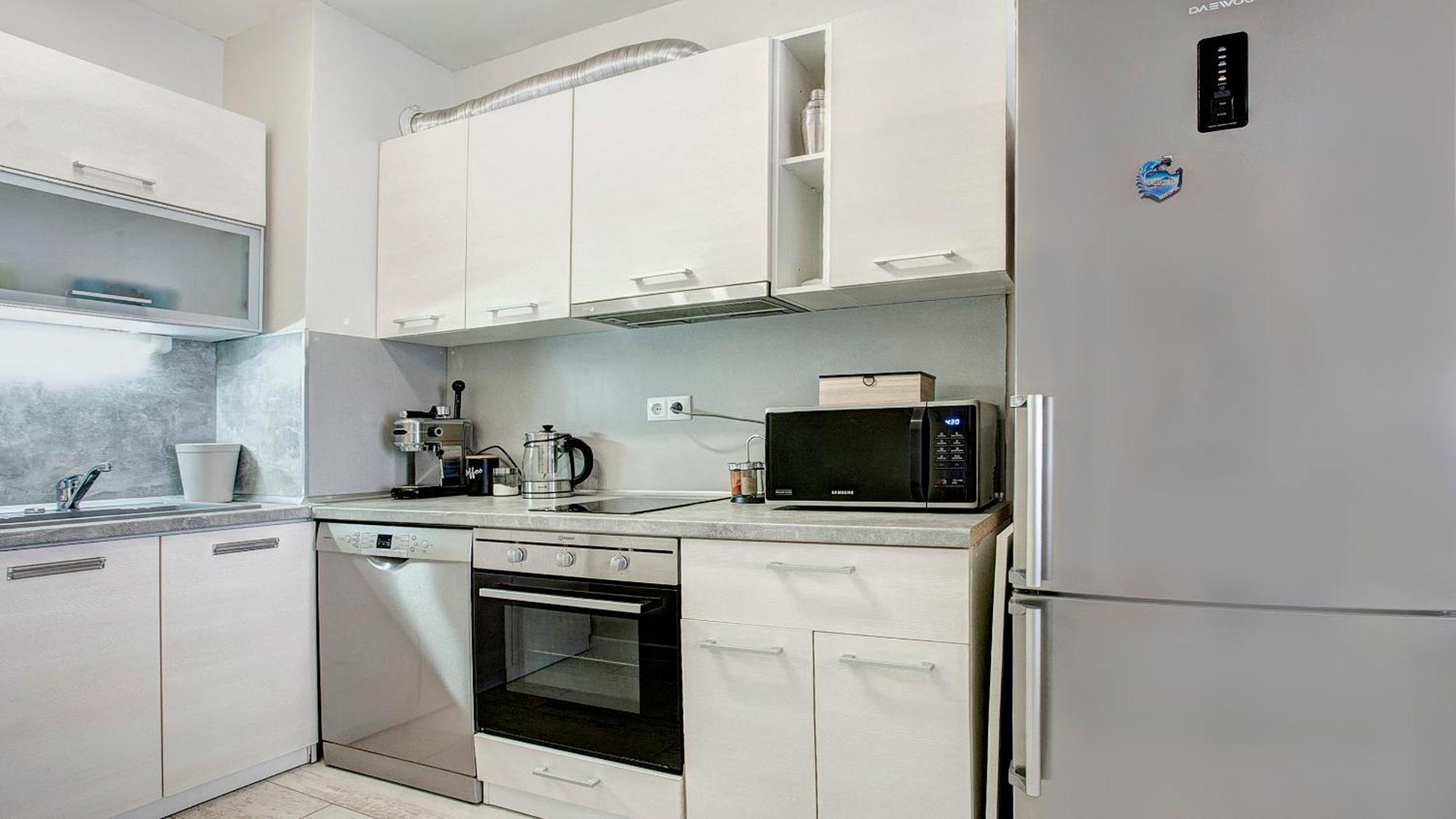 Maxim Center 1bdr Next To Subway Station And Mall Apartamento *