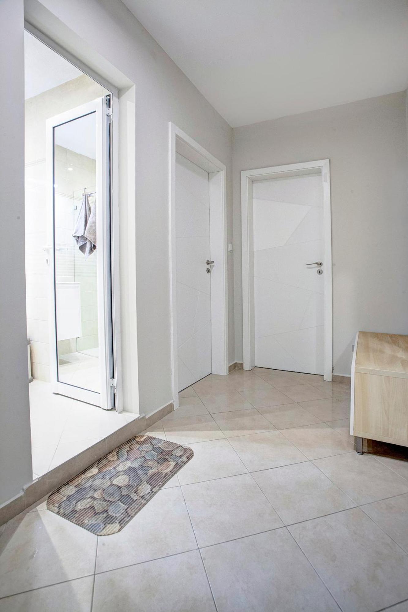 Maxim Center 1bdr Next To Subway Station And Mall Apartment